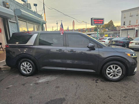 2022 Kia Carnival LX