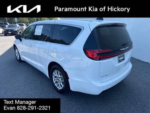 2024 Chrysler Pacifica Touring L