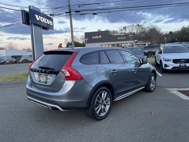 2018 Volvo V60 Cross Country T5 Premier