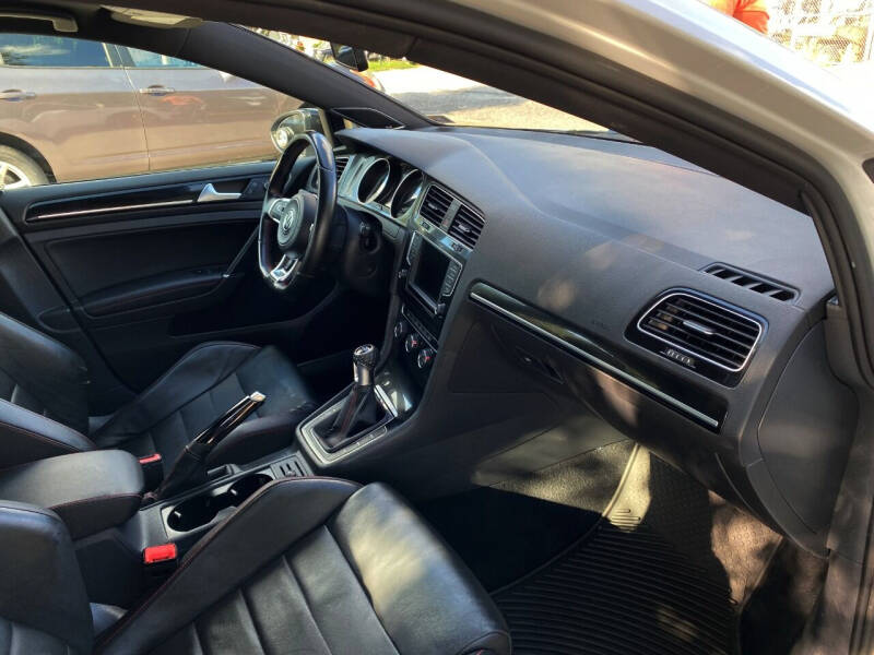 2016 Volkswagen Golf GTI SE