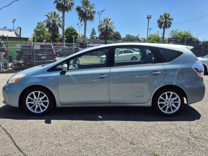 2013 Toyota Prius v Five - Photo 7