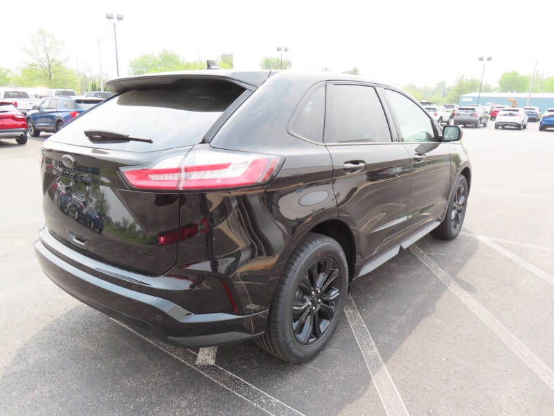 2024 Ford Edge SE