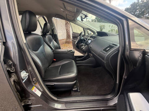 2015 Toyota Prius v Four