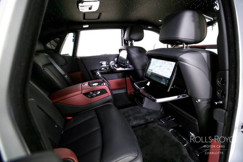 2024 Rolls-Royce Phantom