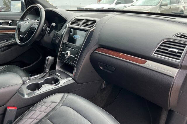 2017 Ford Explorer Platinum