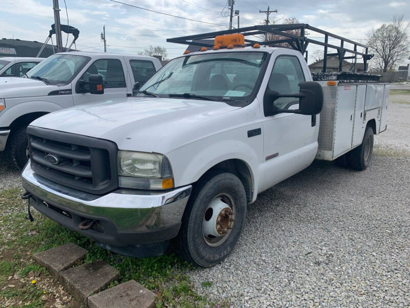 2004 Ford F-350 Super Duty for sale at HILLS AUTO LLC in Henryville IN