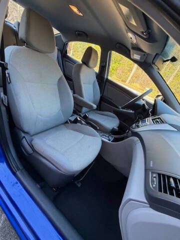 2012 Hyundai Accent GLS