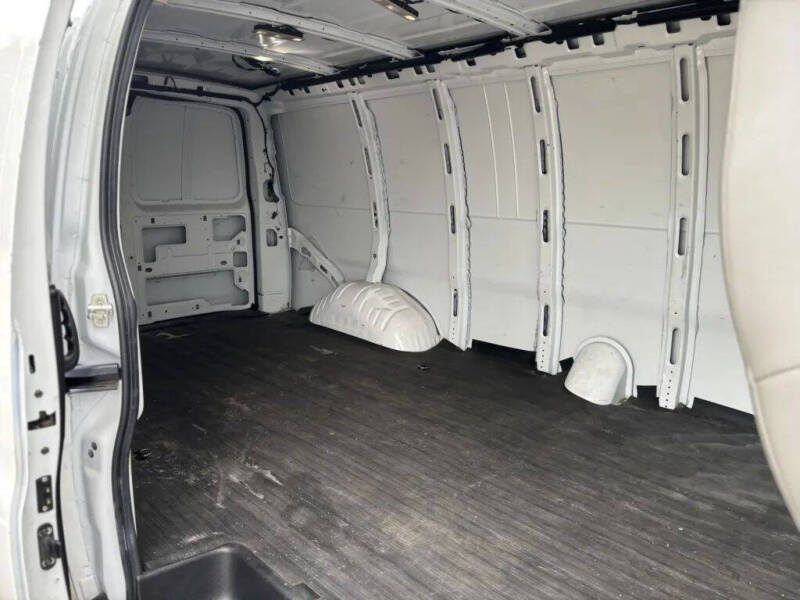 2023 Chevrolet Express 2500