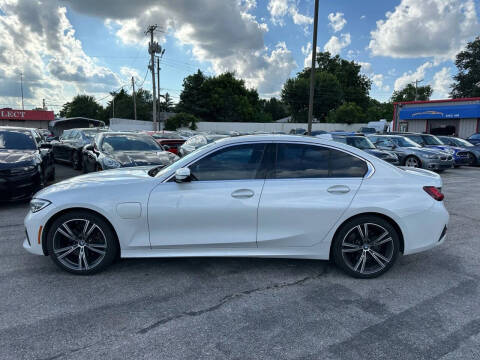 2022 BMW 3 Series 330e