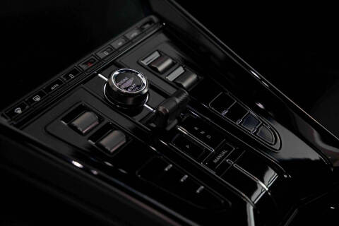 2025 Aston Martin DB12 V8