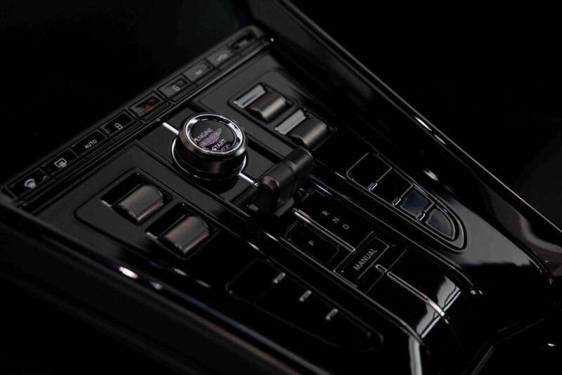 2025 Aston Martin DB12 V8