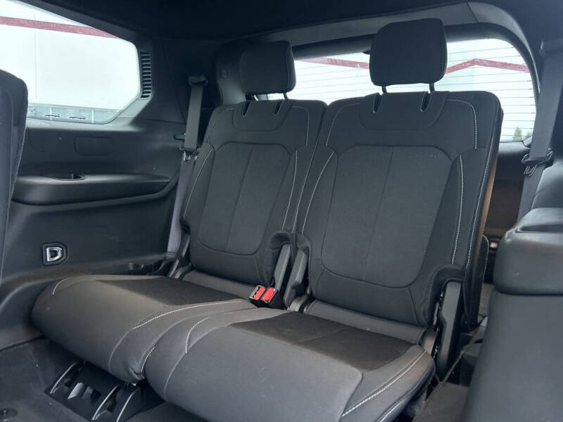 2024 Jeep Grand Cherokee L Laredo