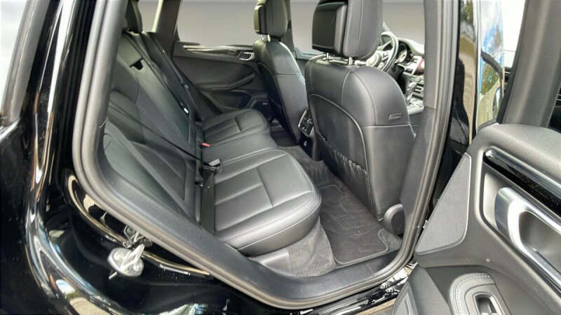 2021 Porsche Macan S