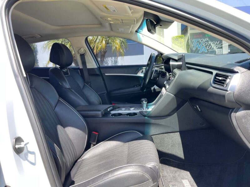 2022 Genesis G70