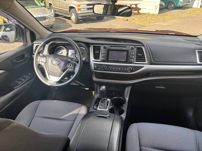 2014 Toyota Highlander LE