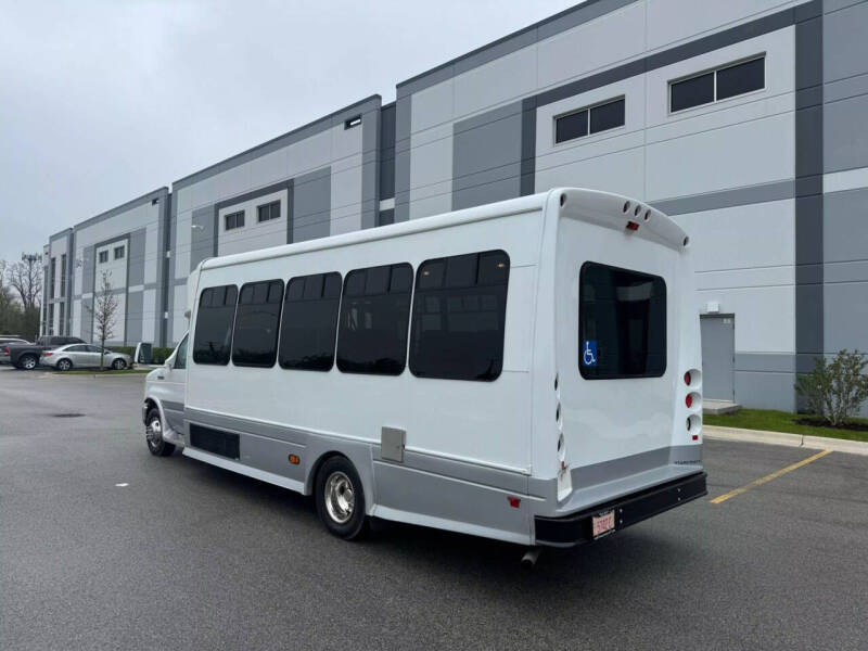 2011 Ford E-Series E-450 SD