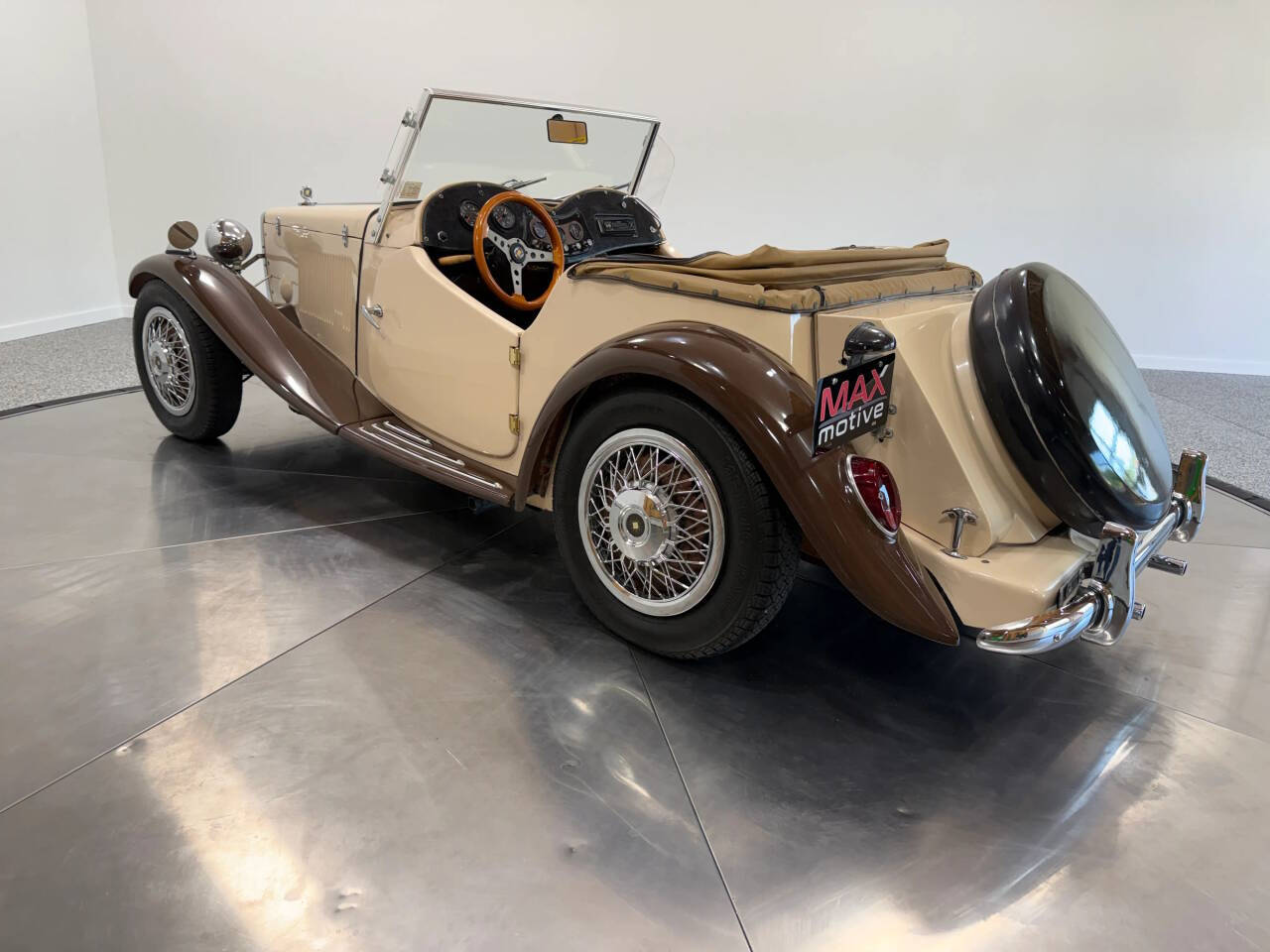 2011 Sp Constr MG Replica 13