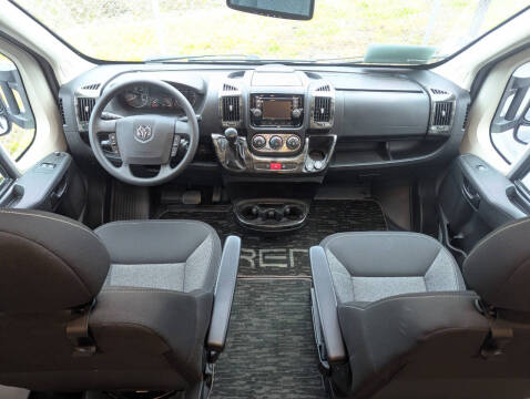 2018 Winnebago Trend 23D / 23ft