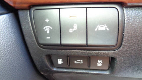 2017 Kia Cadenza Technology