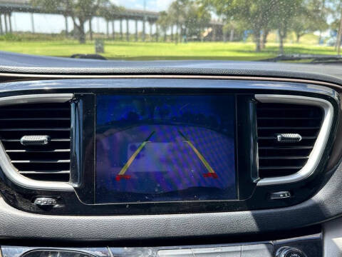 2017 Chrysler Pacifica Touring