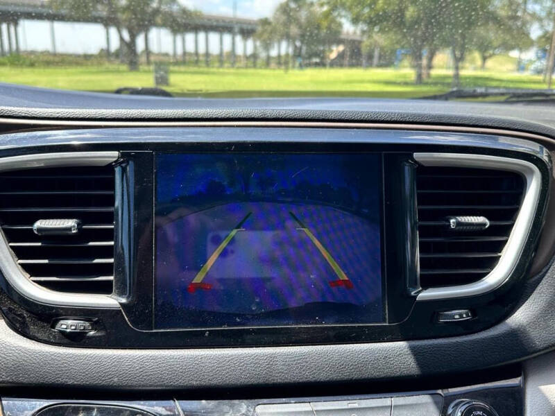 2017 Chrysler Pacifica Touring