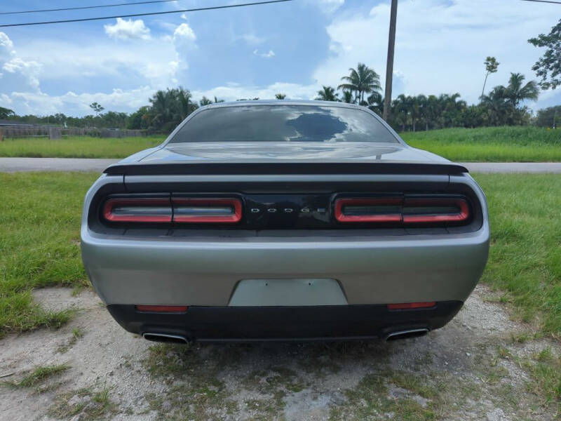 2017 Dodge Challenger SXT