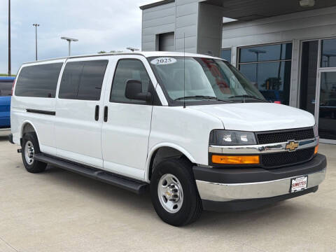 2025 Chevrolet Express LT 3500