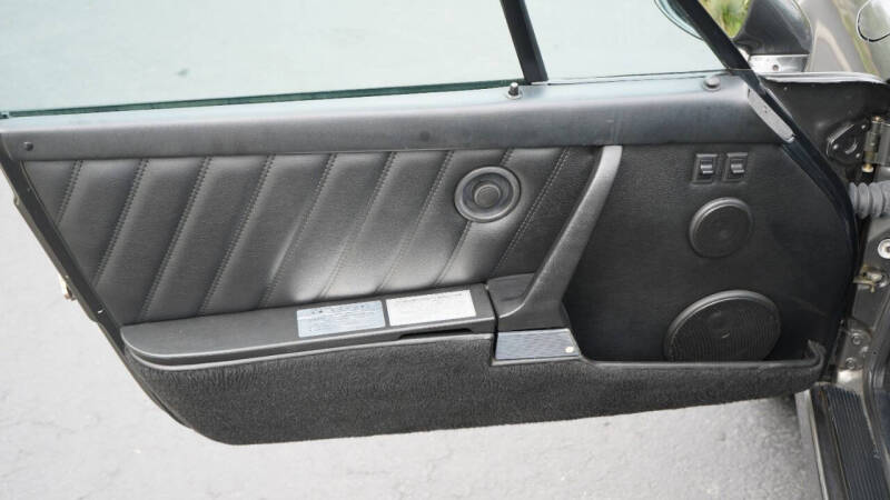 1991 Porsche 911 Carrera 2