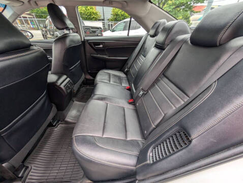 2017 Toyota Camry Hybrid XLE