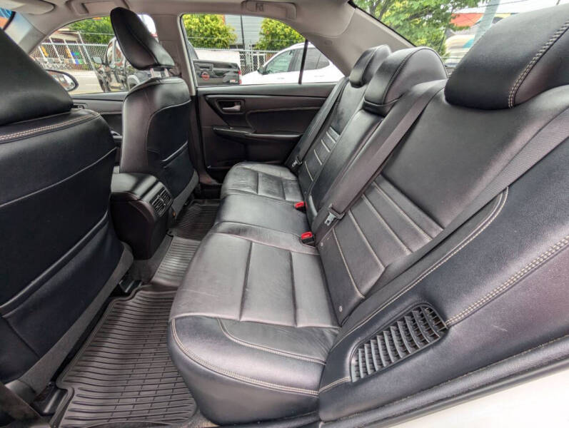 2017 Toyota Camry Hybrid XLE