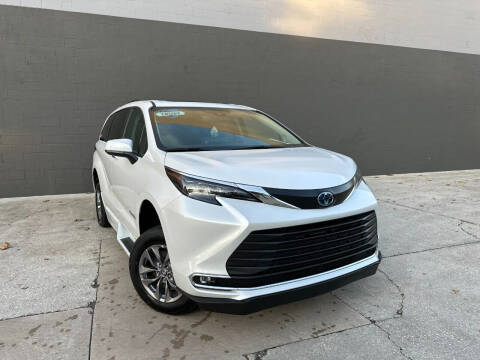 2024 Toyota Sienna XLE 8-Passenger