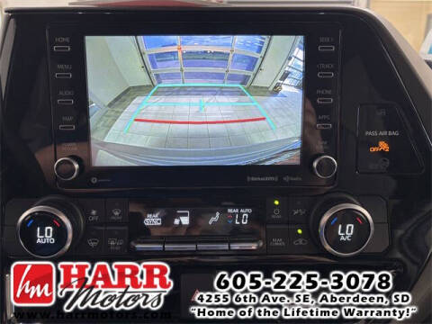 2022 Toyota Highlander LE