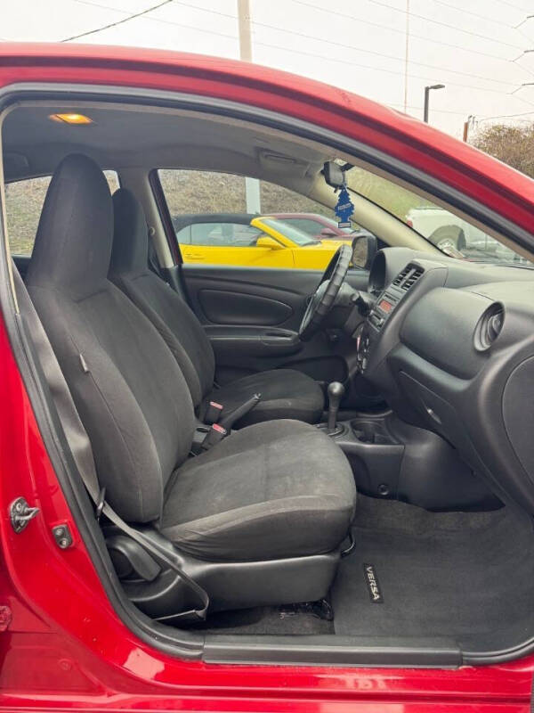 2015 Nissan Versa 1.6 S