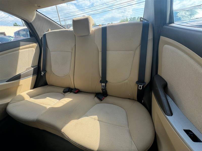 2012 Hyundai Accent GLS