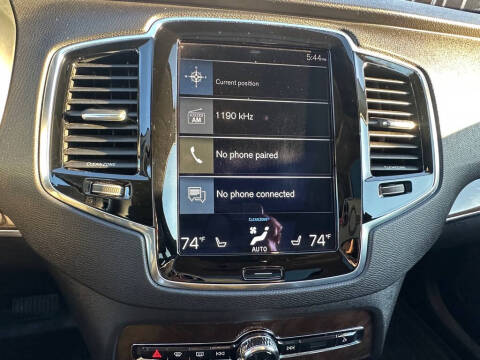 2016 Volvo XC90 T6 Momentum