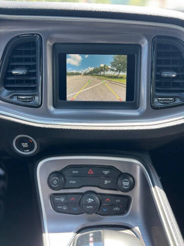 2022 Dodge Challenger SXT