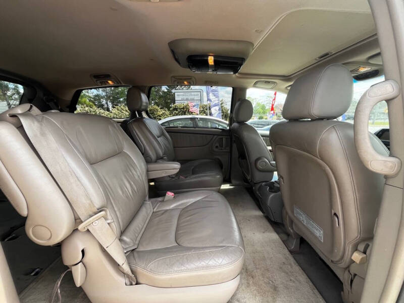 2004 Toyota Sienna