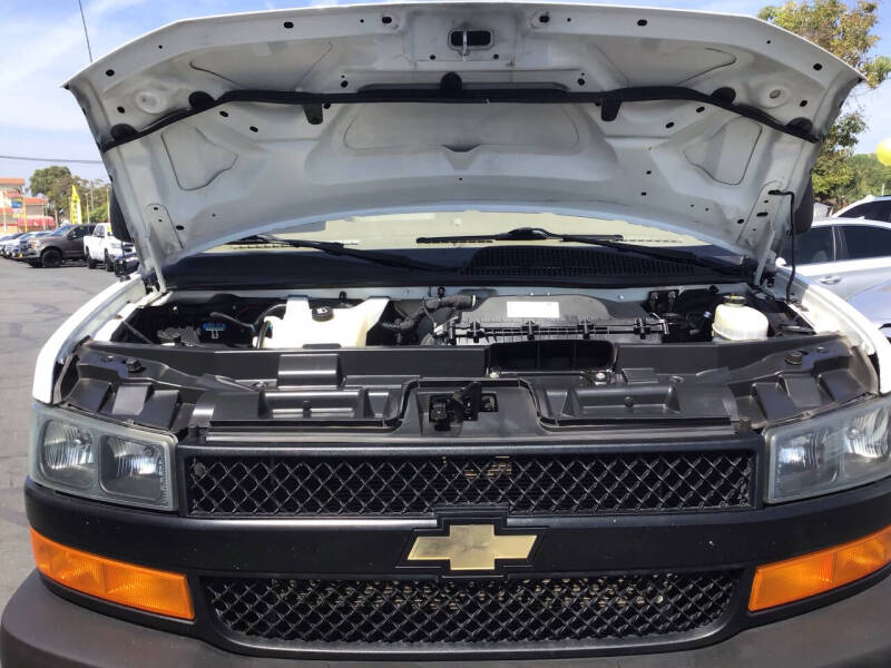 2023 Chevrolet Express 2500