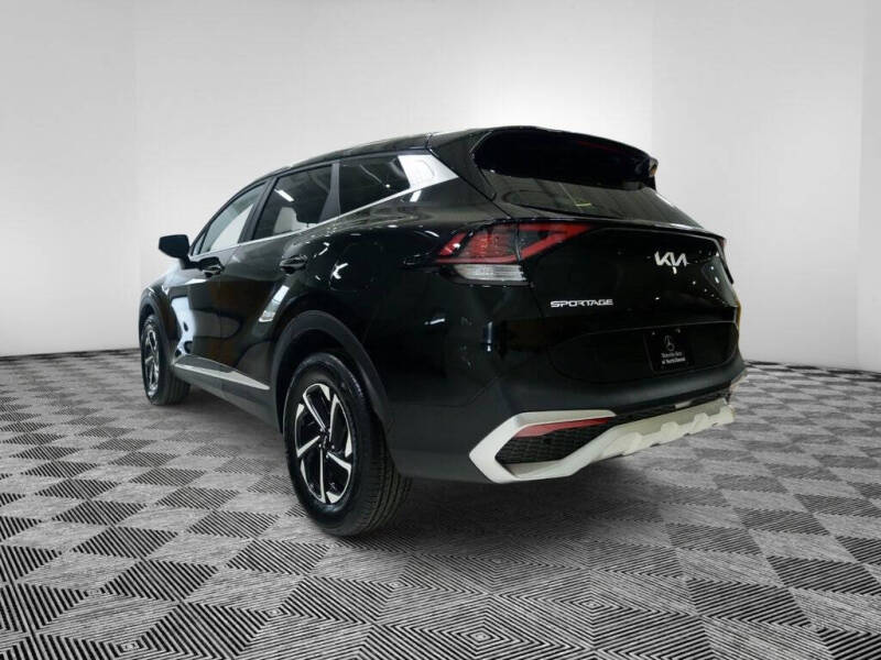 2023 Kia Sportage Hybrid LX