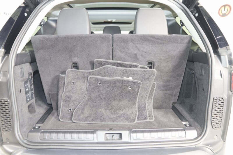 2023 Land Rover Discovery P300 S