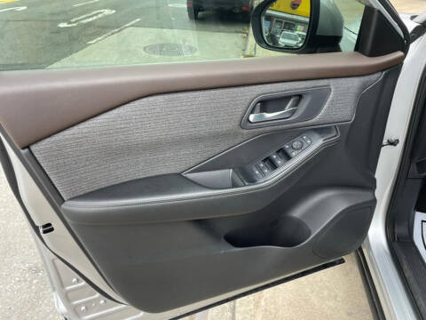 2022 Nissan Rogue SV