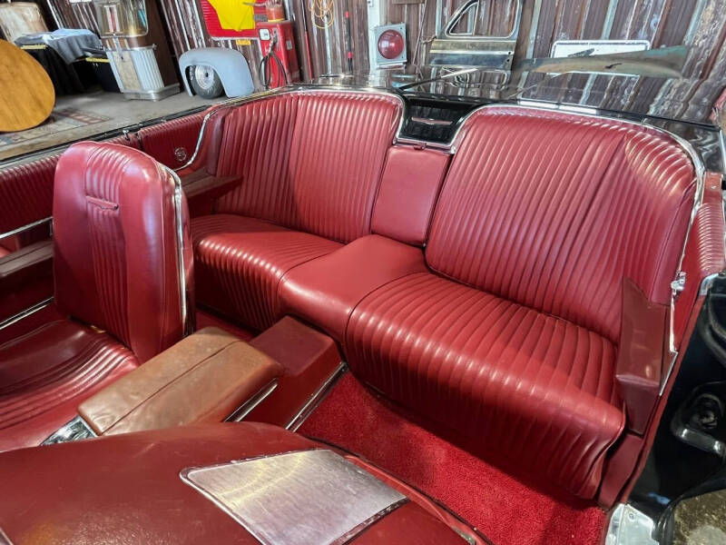 1965 Ford Thunderbird