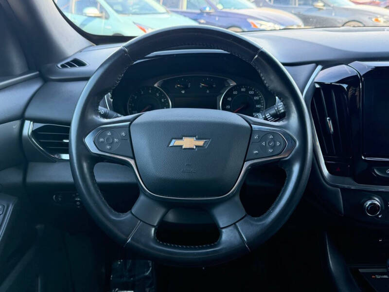 2022 Chevrolet Traverse LT Cloth