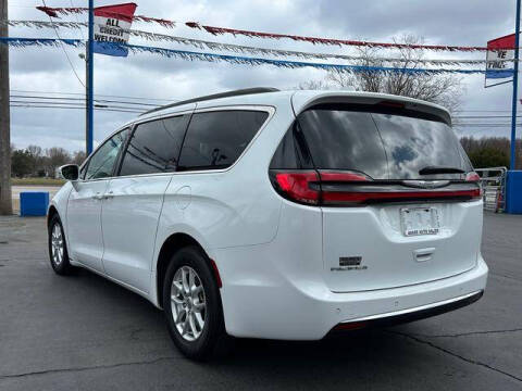 2022 Chrysler Pacifica Touring L