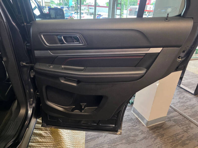 2017 Ford Explorer Sport