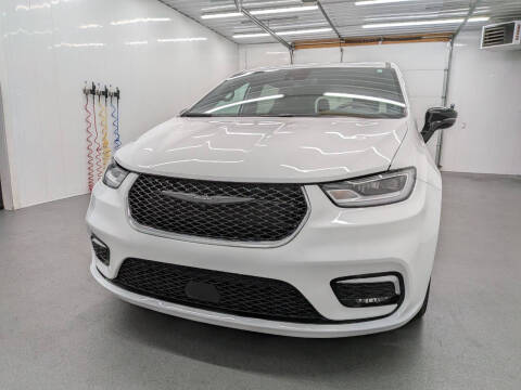 2024 Chrysler Pacifica Touring