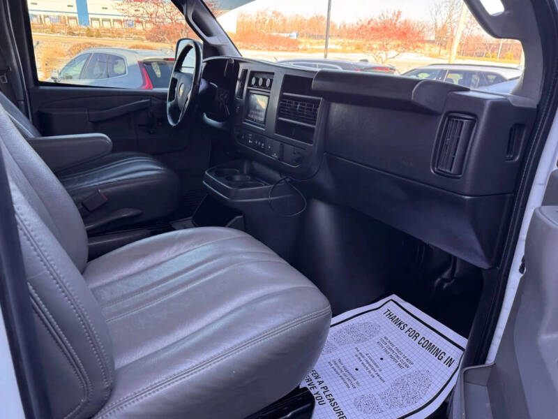 2022 Chevrolet Express 2500