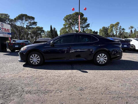 2022 Toyota Camry Hybrid LE