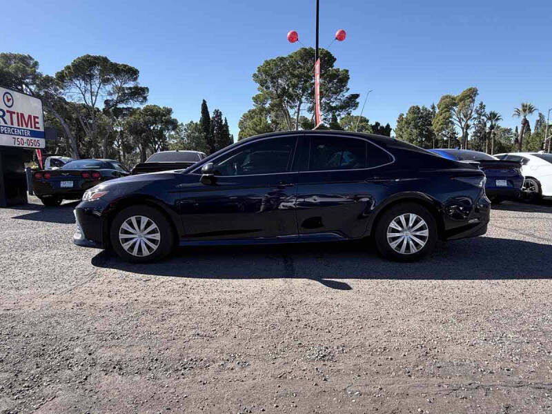 2022 Toyota Camry Hybrid LE