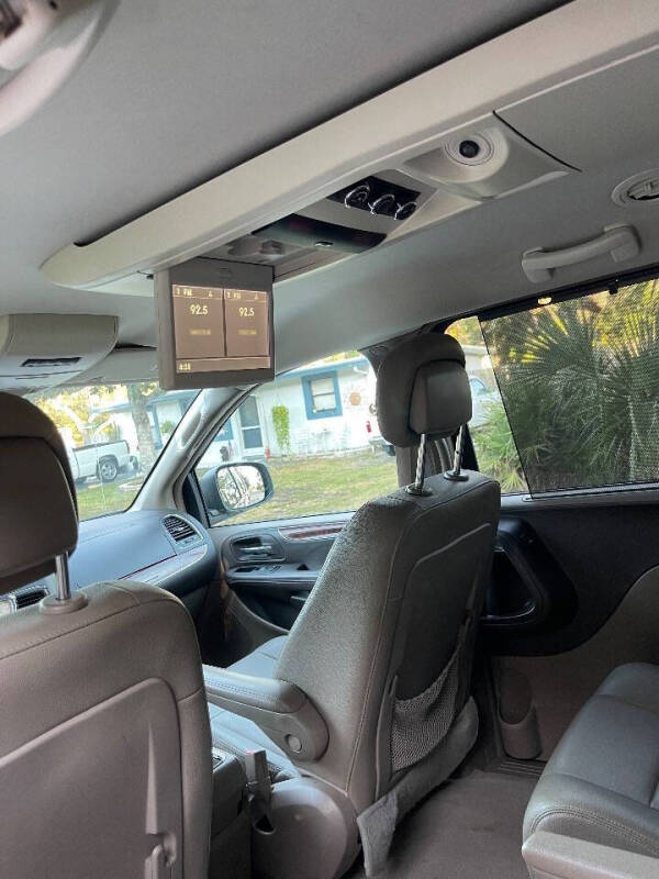 2016 Chrysler Town and Country Touring